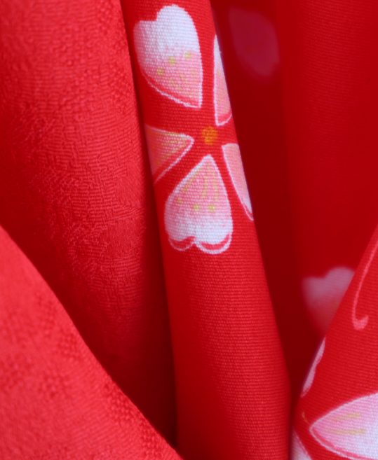 七五三 3歳女の子用被布[シンプルかわいい](被布)赤色にフリル(着物)赤色に桜No.48H